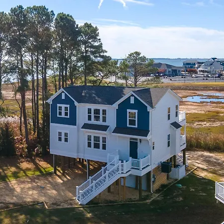 Robert'S Retreat - Brand New Home W/ Gorgeous Water Views!